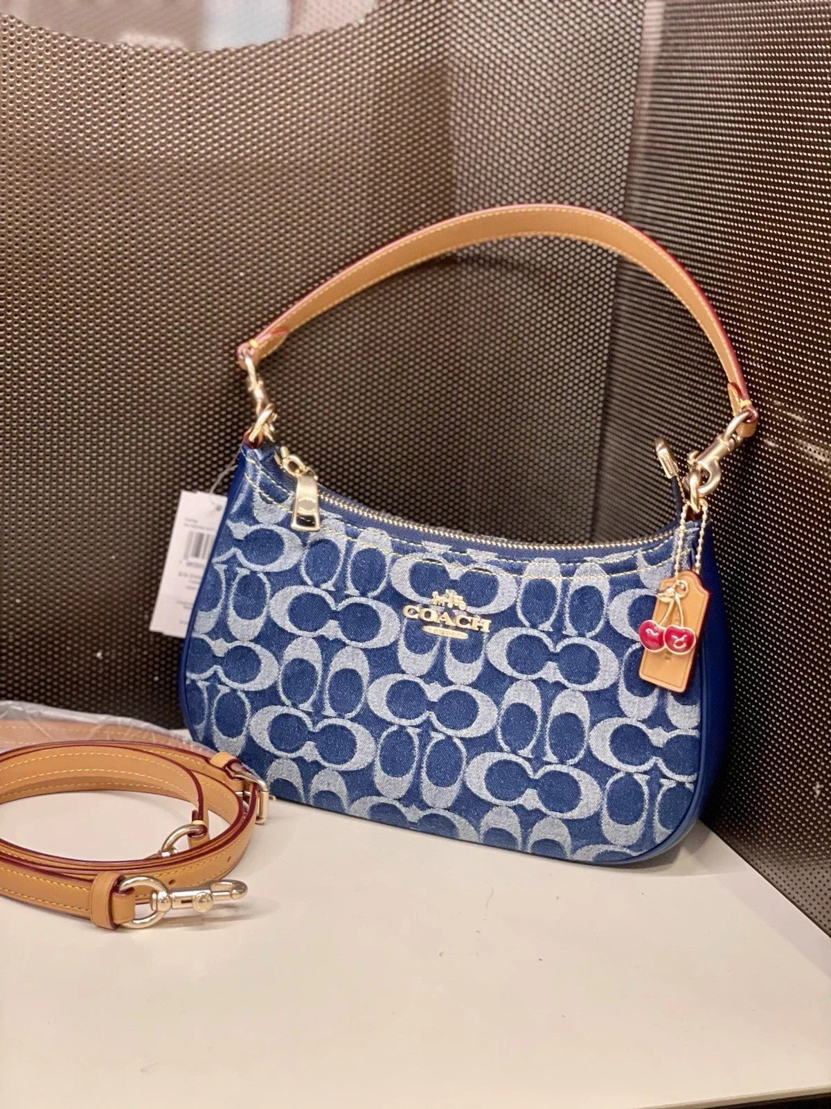 Coach Teri Shoulder Bag in Signature Denim CAF82 / CAK35 – New With Tags