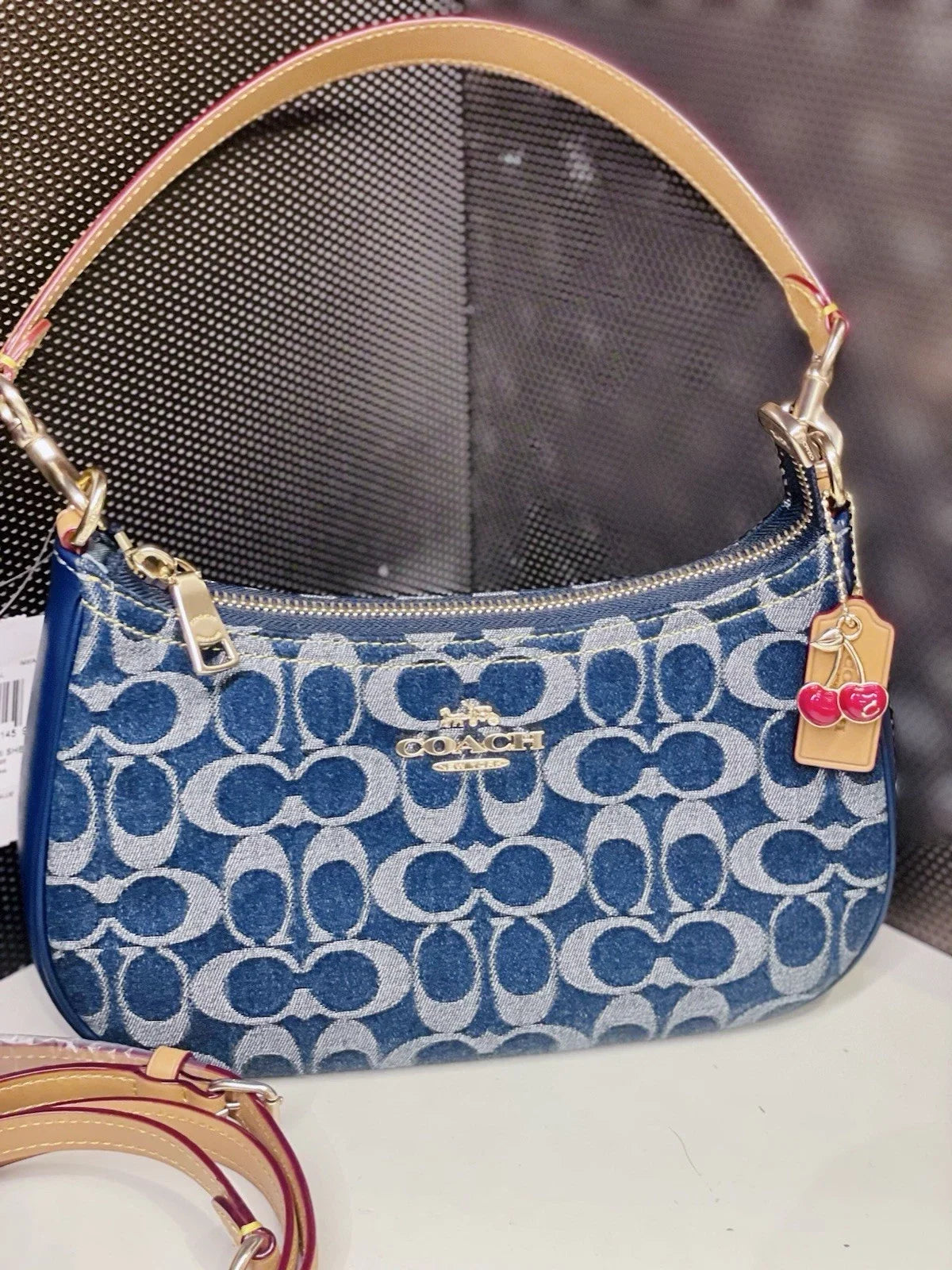 Coach Teri Shoulder Bag in Signature Denim CAF82 / CAK35 – New With Tags